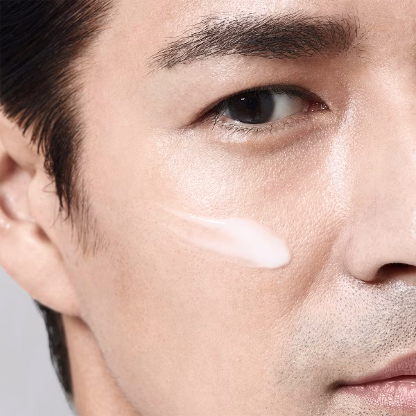 SHISEIDO - Men Energising Extra Light Fluid Moisturiser 100ml - Image 3